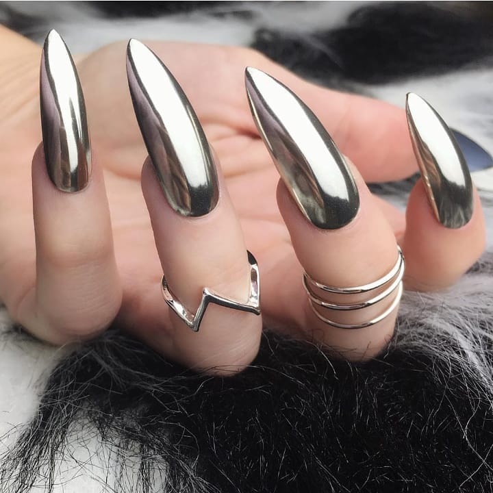 Amazing Stiletto Chrome Mirror Nails!