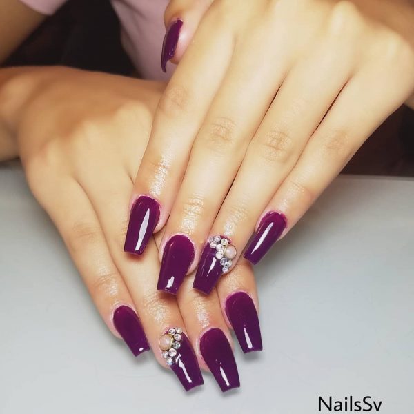 Amazing dark purple coffin nails!