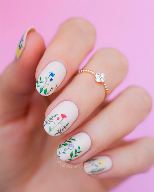 Chic round floral nails that worth trying!