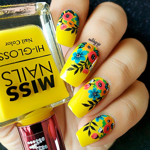 Cute bright yellow floral nails for spring 2019