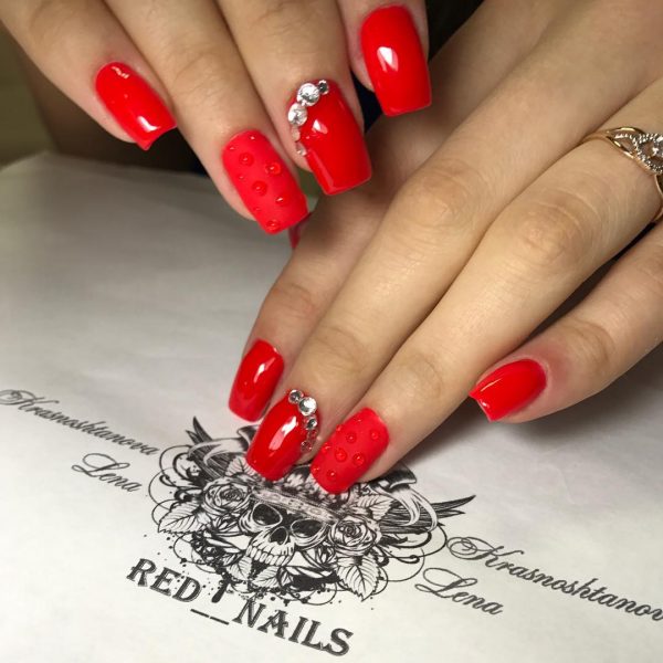 Fascinating red nail art idea with rhinestones