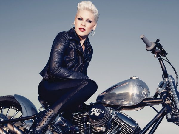 The beloved American singer P!nk P!NK's Makeup Artist, Revealed her Makeup Secrets!