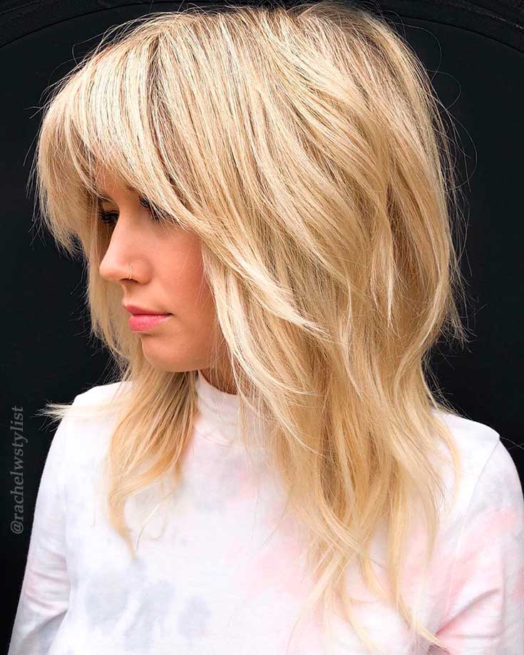 Gorgeous blonde shaggy hair for eye-catching look!