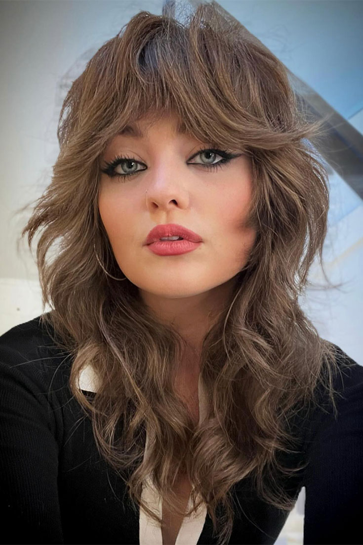 Long Wavy Brunette Shag Haircut with Fringe Bangs Long Wavy Brunette Shag Haircut with Fringe Bangs