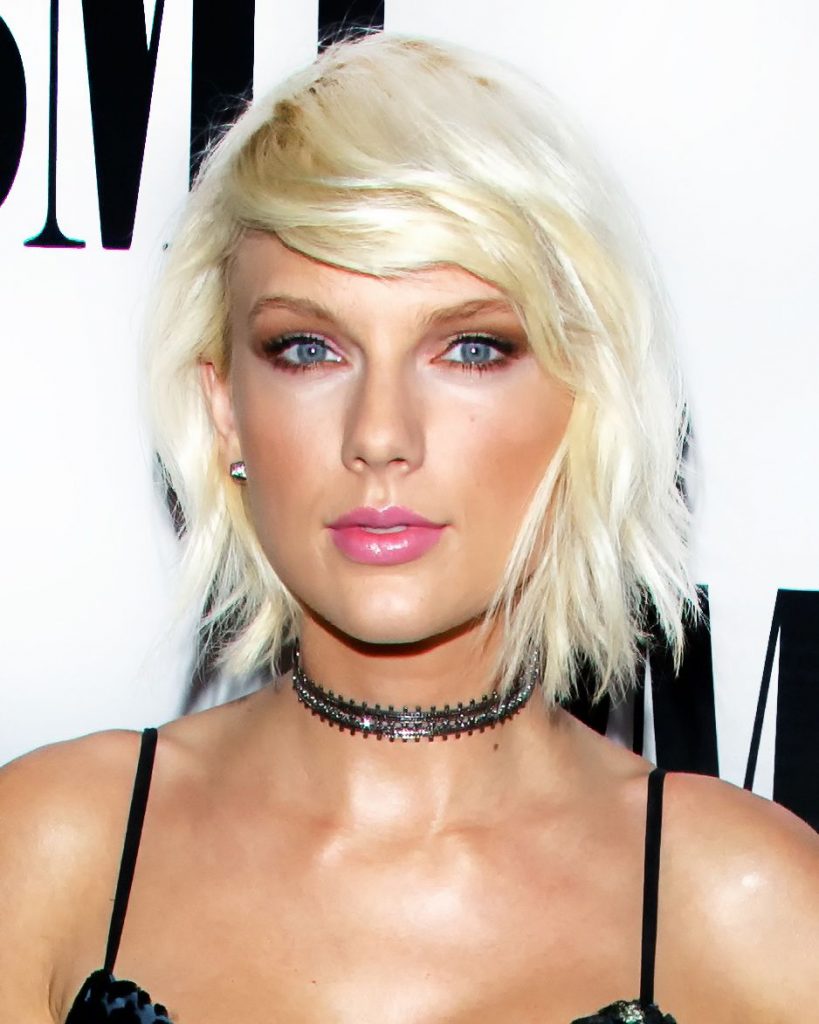 Bob hairstyle idea 19 – Taylor Swift with a tousled bob haircut