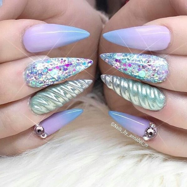 Amazing horn, ombre & glitter unicorn nails!