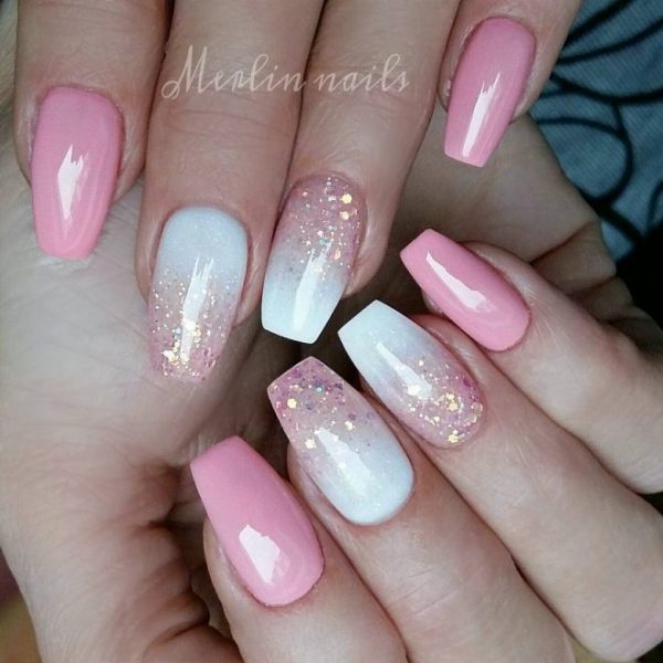Gorgeous Amazing pink and white ombre coffin nails with gold glitter!