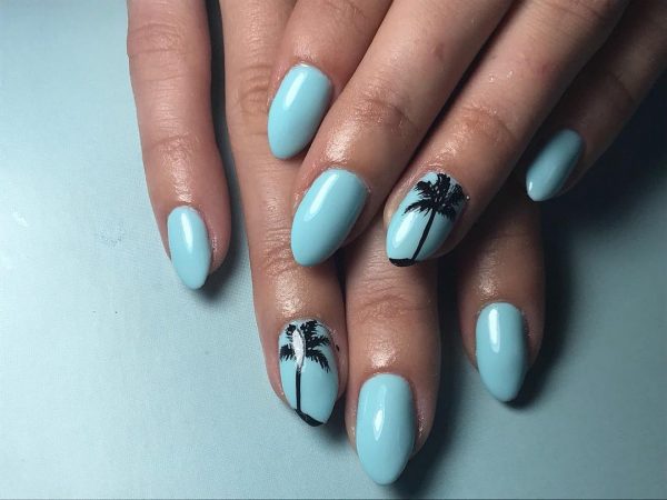 Amazing Blue nails with palm accent nail for summer days! Cute light blue nails with palm accent nail for summer days