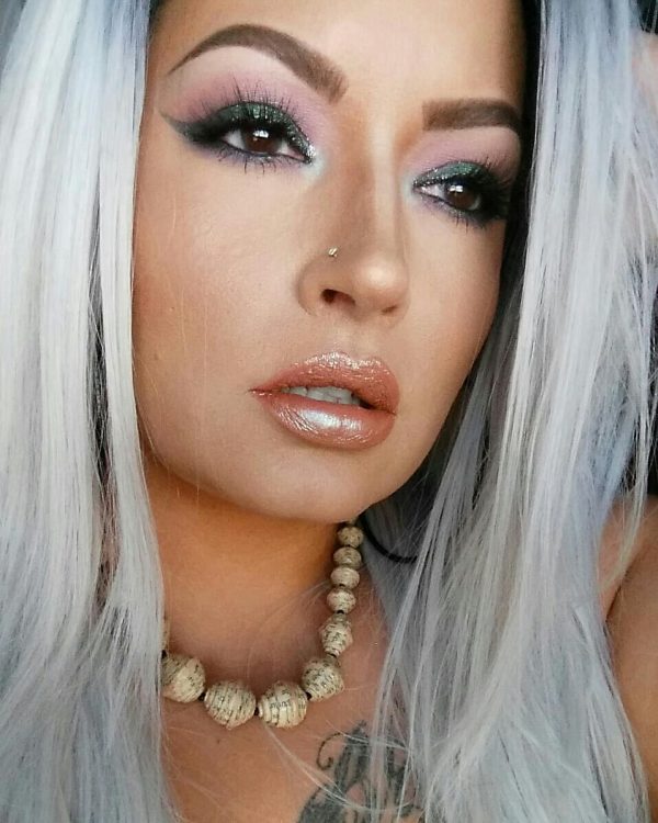 Awesome makeup look used (Pro Filt'r Instant Retouch Primer & Pro Filt'r Soft Matte Longwear Foundation) Awesome makeup look used (Pro Filt'r Instant Retouch Primer & Pro Filt'r Soft Matte Longwear Foundation)