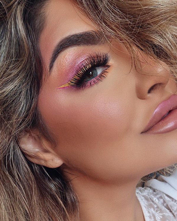 So attractive makeup look used Pro Filt’r Instant Retouch Primer applied on this amazing look So attractive makeup look used Pro Filt’r Instant Retouch Primer applied on this amazing look