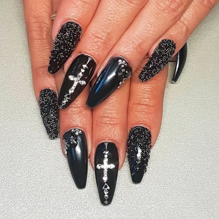 66+ Best Halloween Nail Designs to Try This Year | Stylish Belles