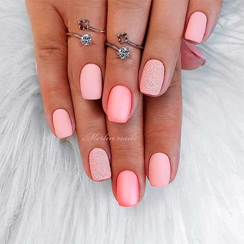 Cute short nails manicure consists of nude nails and accent glitter nail design!