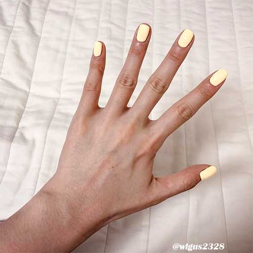 Lovely light yellow acrylic nails set!