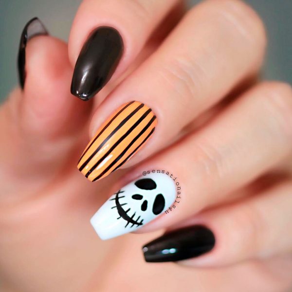 Perfect Coffin Shaped nightmare before christmas Halloween Nails