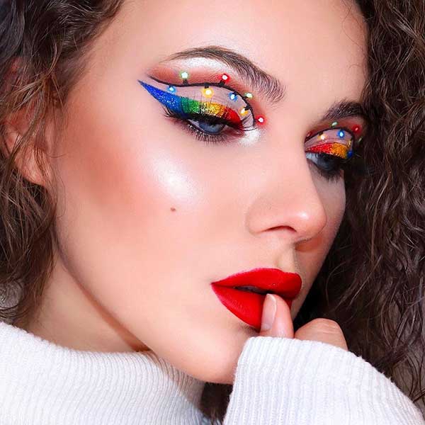 Amazing Christmas light eye makeup look for inspiration!