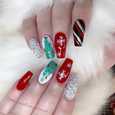 Amazing Christmas tree, glitter, and red Christmas nails!