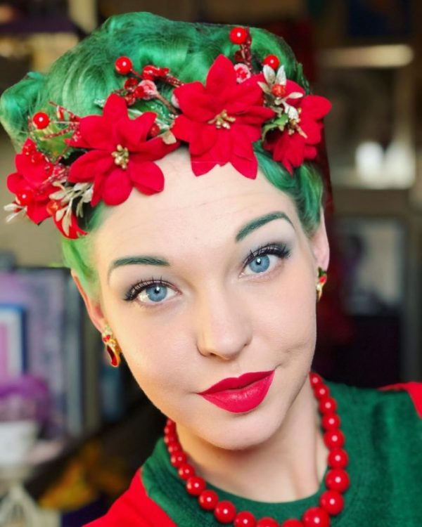 Amazing Crown and Red Lips Christmas Makeup Look!