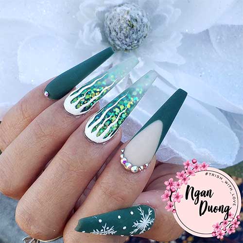 Amazing green Christmas ice and snowflakes nails set adorned with glitter and rhinestones!