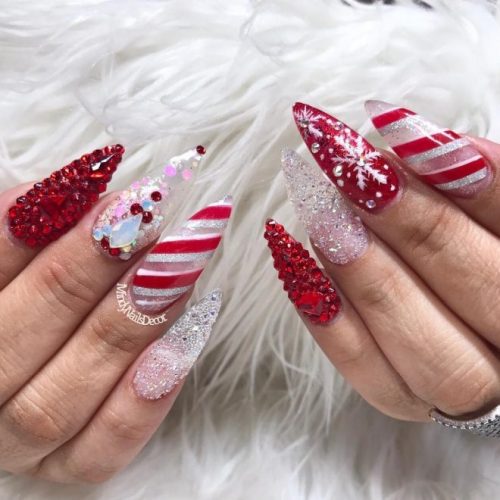 77 Outstanding Christmas Nail Designs to Celebrate This Year | Stylish ...