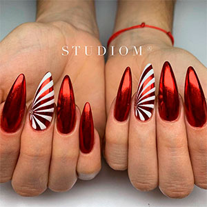 Beautiful red chrome Christmas nails!