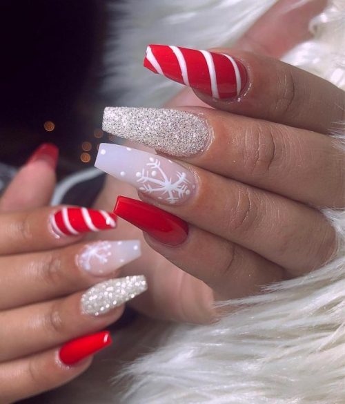 77 Outstanding Christmas Nail Designs to Celebrate This Year | Stylish ...