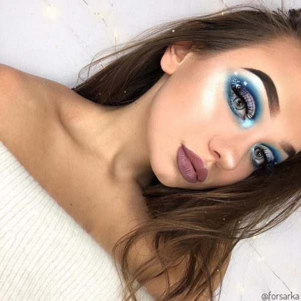Gorgeous snowflake Christmas makeup look! Gorgeous snowflake Christmas makeup look!