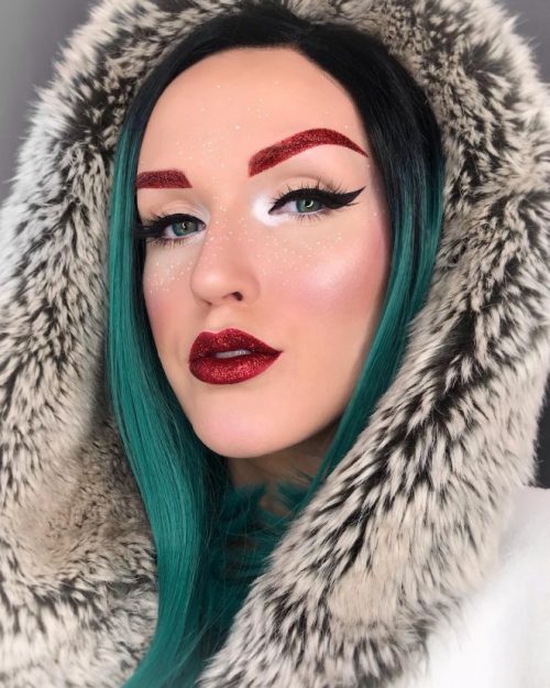 Stunning Glitter Christmas Makeup Look Stunning Glitter Christmas Makeup Look