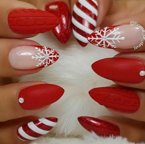 That's Really Gorgeous Red Christmas Nails Design!