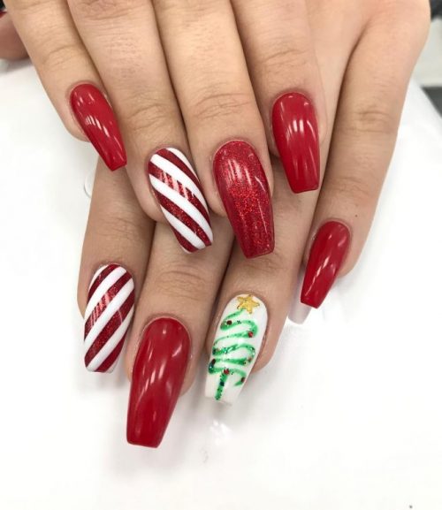 77 Outstanding Christmas Nail Designs to Celebrate This Year | Stylish ...