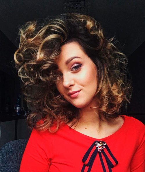 Amazing Curly Hairstyle for Long Faces One of the Best Hairstyles for Long Faces