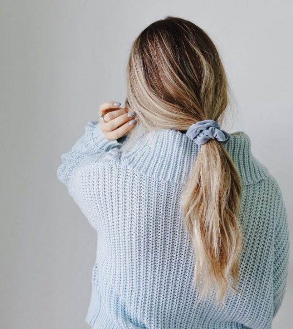 Collect hair in a ponytail tightly with a Hair Gum! Collect hair in a ponytail tightly with a Hair Gum to create a hair bun