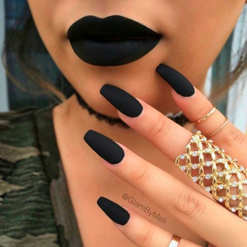 Gorgeous matte black coffin nails!