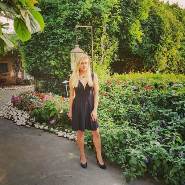 How to style a black dress - The best accessories for black dress evening How to style a black dress - The best accessories for black dress evening