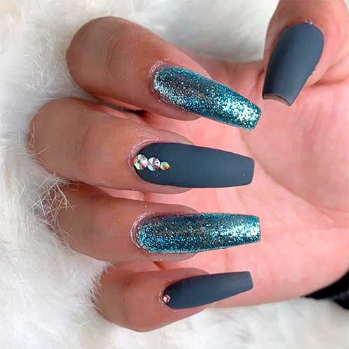 Beautiful dark matte grey nails with glitter set!