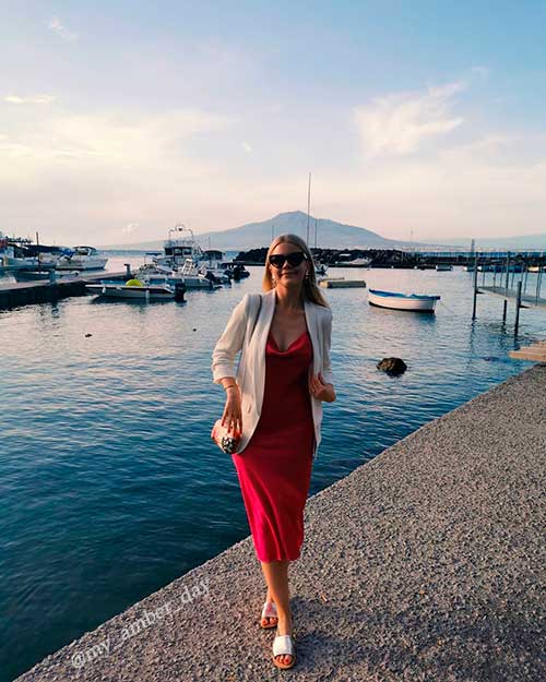 Chic red slip dress and white blazer for spring and summer times!