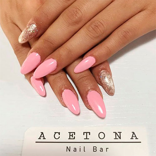 Cute almond light pink nails with gold glitter on accent nail, try these cute baby pink nails