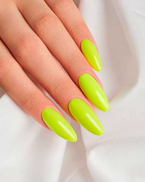 Stunning neon yellow almond nails long set!