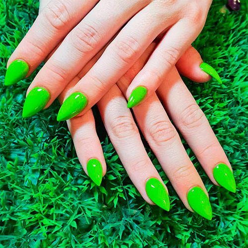 Short stiletto slime green nail color design idea for summer 2019