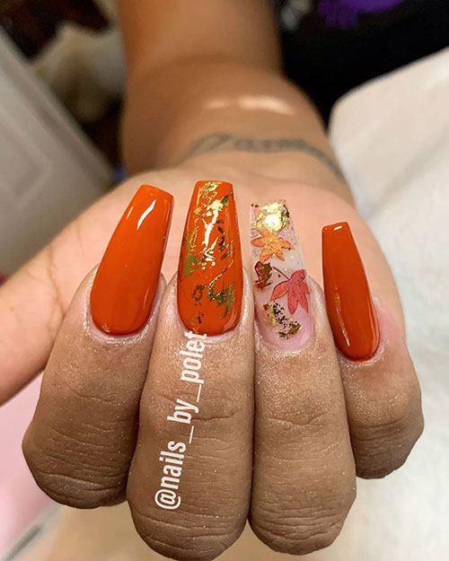 Beautiful burnt orange coffin nails 2019 with leafy nail & gold foil nail design for autumn 2019 Beautiful burnt orange coffin fall nails 2019 with leafy nail & gold foil nail design for autumn 2019