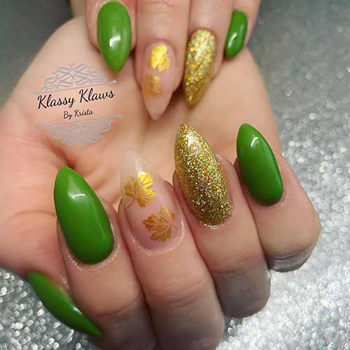 Outstanding fall nails 2019 set with accent leafy nail and gold glitter