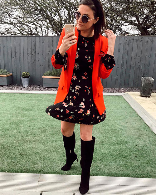 Red blazer, floral dress, and high knee boots are cute fall fashion 2019 Red blazer, floral dress, and high knee boots are cute fall fashion 2019, fall outfits for women, stunning fall outfit ideas