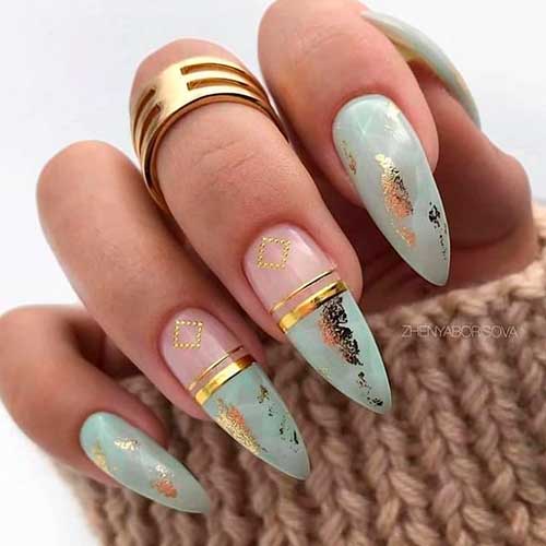 Stunning Fall nails 2019 with gold foil for inspiration! Stunning Fall nails 2019 with gold foil for inspiration