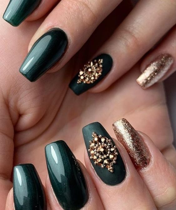 The Best 27 Dark Green Nails Ideas to Try in 2023