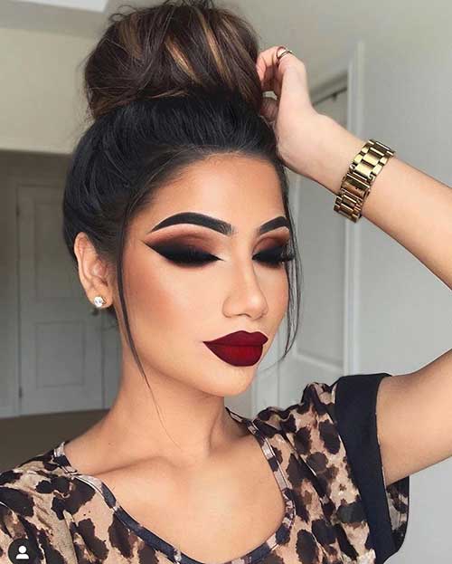 Cute Smokey dramatic eye makeup look for Christmas 2019 Cute Smokey dramatic eye makeup look for Christmas 2019