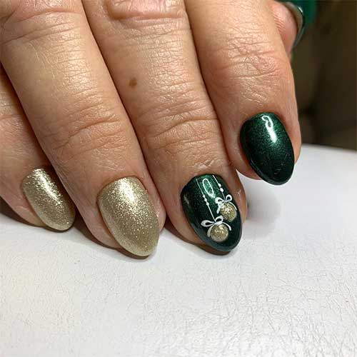 Cute short dark green Christmas nails set with gold glitter! Cute short dark green Christmas nails set with gold glitter!