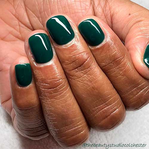 Short dark green acrylic nails 2020 design