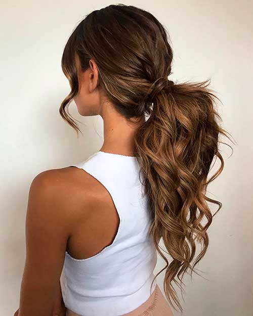 Beautiful messy ponytail hairstyle for long hair!