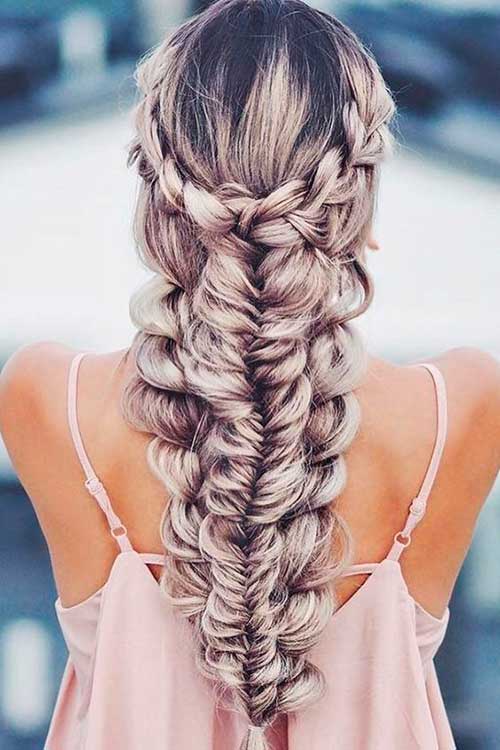 Gorgeous braid in braid hairstyle to try this winter! 