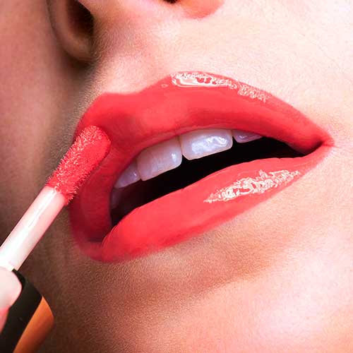 Make your lips so bright with AMP IT UP from Stila Shine Fever Lip Vinyl! 