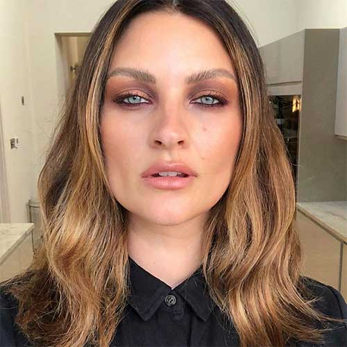 Gorgeous smokey eye makeup for green eyes using smoky eye brick satin shine eyeshadow Gorgeous smokey eye makeup for green eyes using smoky eye brick satin shine eyeshadow
